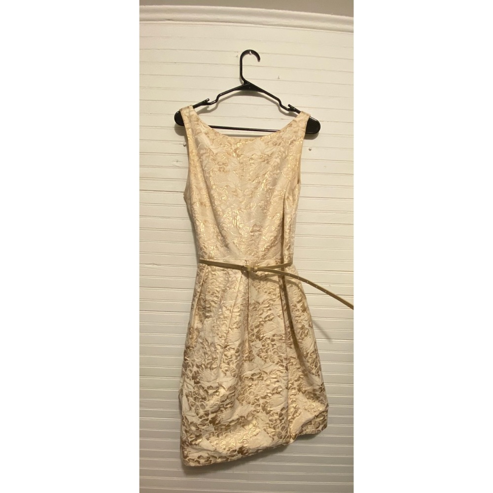 Beautiful Gold Cocktail Dress perfect for NYE!!